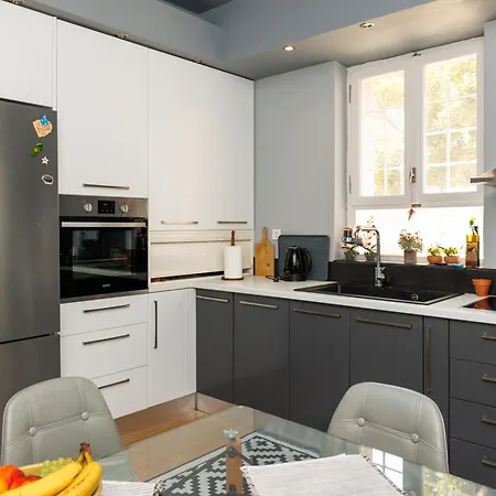 Olga's Cozy * モネンバシア