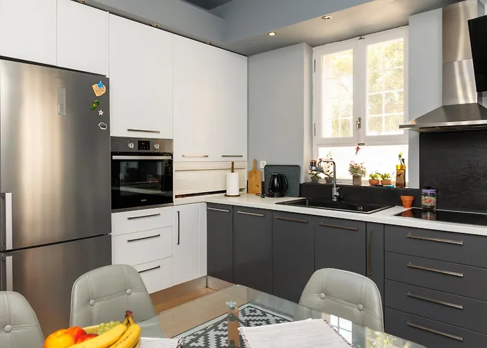 Olga's Cozy * מונמבאסיה